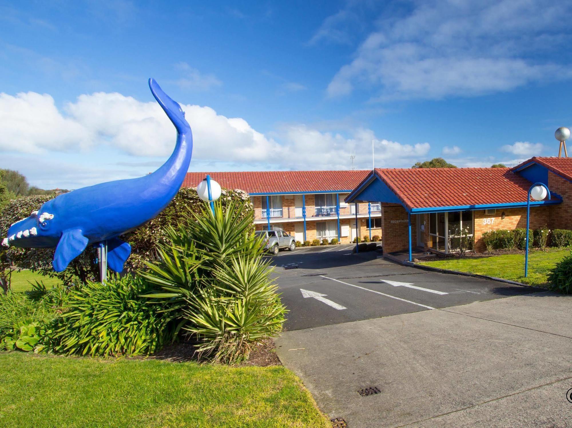 Blue Whale Motor Inn & Apartments Γουόρναμπουλ Εξωτερικό φωτογραφία
